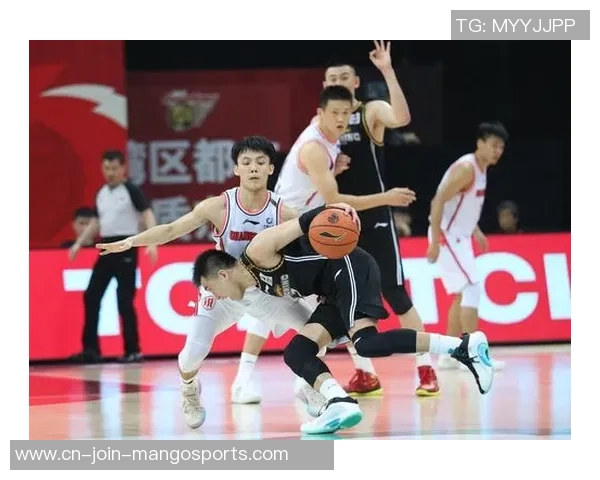 2012年CBA总决赛第五场精彩对决北京队与广东队的巅峰较量回顾