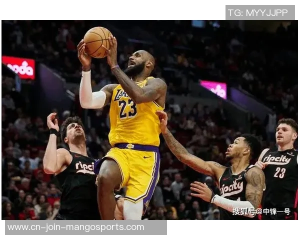湖人队与开拓者在季后赛第二场的精彩对决分析与总结
